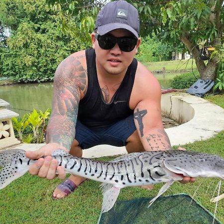 Llamados Fishing Lake San Kamphaeng Buitenkant foto